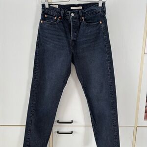 Levi's Wedgie Women's Dark wash Straight Leg Jeans Size 26 Denim Minimalist